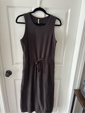 BE COOL Sleeveless Drawstring Midi Dress - Charcoal Gray